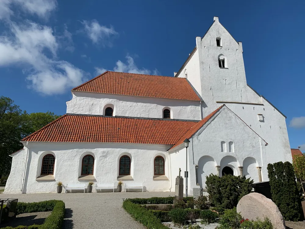 äldsta kyrkan i sverige